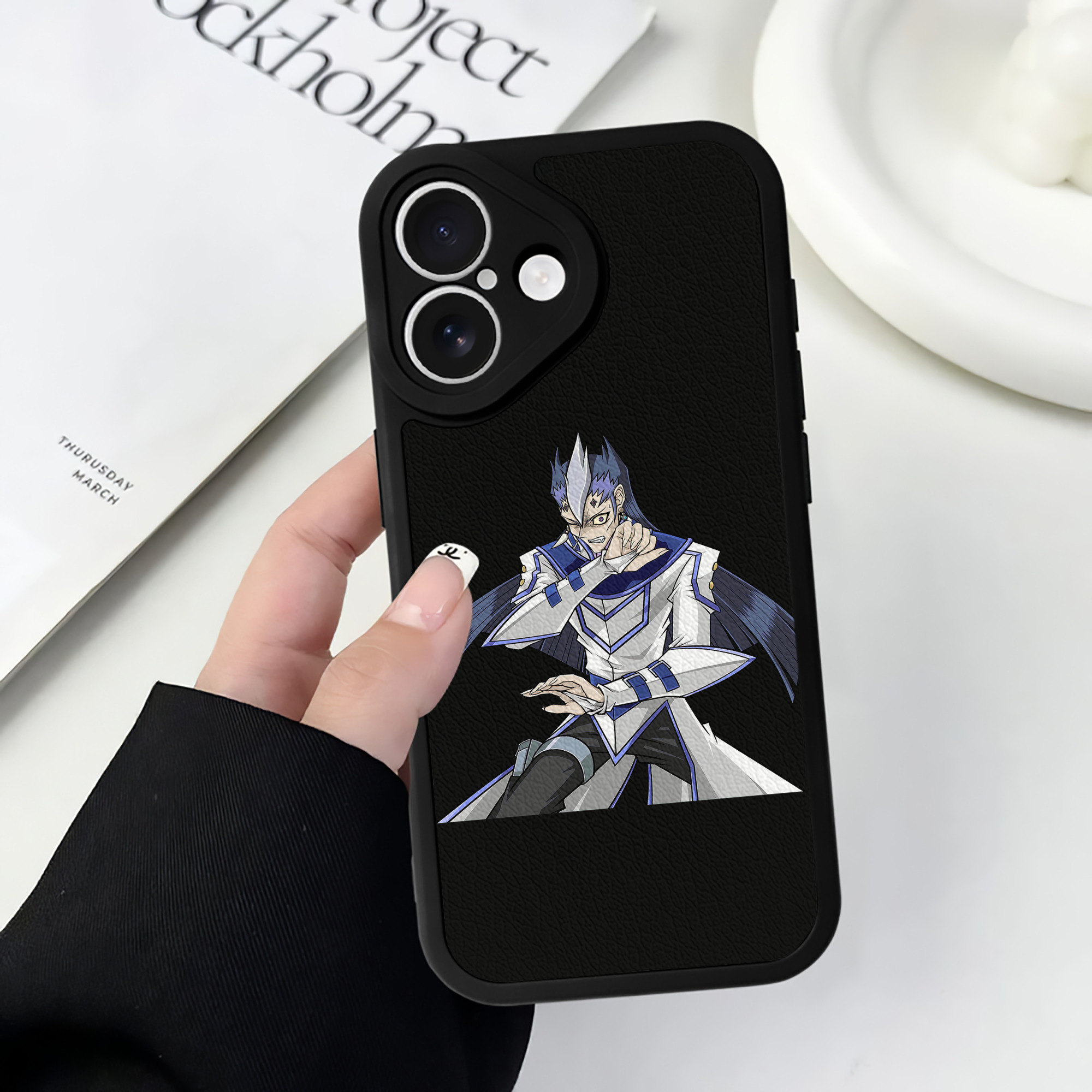 （画像用） 遊☆戯☆王 Yu-Gi-Oh! 【iPhone 16シリーズ対応】シリコンスマホケース（レザー調） 材質：シリコン